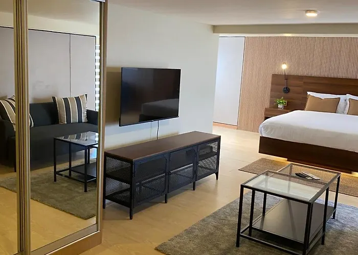 Edsa Heights Unit 3422 Two Br Penthouse Loft Unit Ama Tower Residences 3* Manila